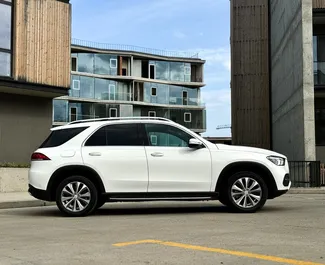 Autohuur Mercedes-Benz GLE-Class 2018 in in Georgië, met Benzine brandstof en 362 pk ➤ Vanaf 159 GEL per dag.