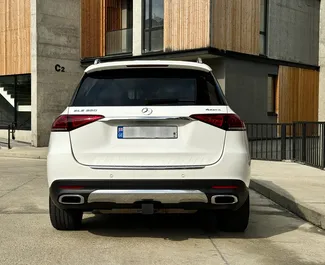 Benzine motor van 3,0L van Mercedes-Benz GLE-Class 2018 te huur in Tbilisi.