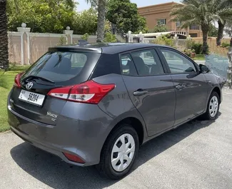 Autohuur Toyota Yaris #14762 Automatisch in Dubai, uitgerust met 1,5L motor ➤ Van Andry in de VAE.
