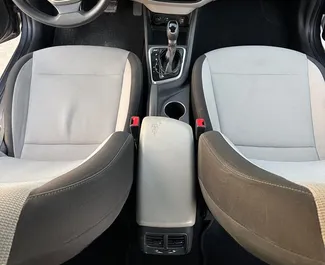 Benzine motor van 1,6L van Hyundai Accent 2022 te huur in Dubai.