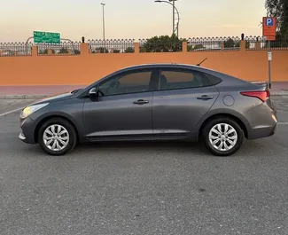 Verhuur Hyundai Accent. Economy Auto te huur in de VAE ✓ Borg van Zonder Borg ✓ Verzekeringsmogelijkheden TPL, SCDW, FDW, Passagiers, Diefstal, Geen storting.