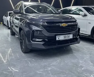 Vooraanzicht van een huurauto Chevrolet Captiva in Dubai, Verenigde Arabische Emiraten ✓ Auto #14714. ✓ Transmissie Automatisch TM ✓ 0 beoordelingen.