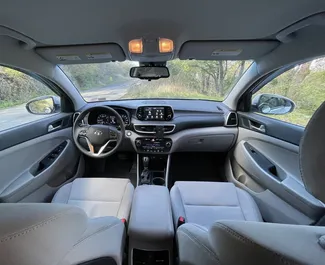 Hyundai Tucson 2019 beschikbaar voor verhuur in Tbilisi, met een kilometerlimiet van onbeperkt.
