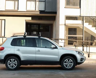 Verhuur Volkswagen Tiguan. Comfort, Crossover Auto te huur in Georgië ✓ Borg van Zonder Borg ✓ Verzekeringsmogelijkheden TPL, CDW, SCDW, FDW, Passagiers, Diefstal.
