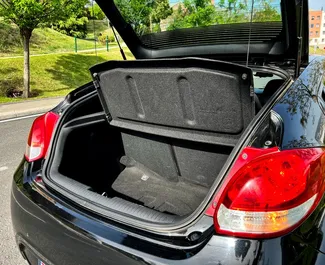 Hyundai Veloster 2016 met Vooraandrijving systeem, beschikbaar in Tbilisi.