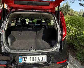 Interieur van Kia Soul te huur in Georgië. Een geweldige auto met 5 zitplaatsen en een Automatisch transmissie.