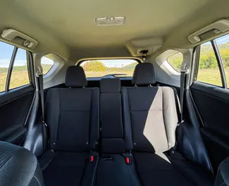 Toyota Rav4 2018 met Aandrijving op alle wielen systeem, beschikbaar in Tbilisi.