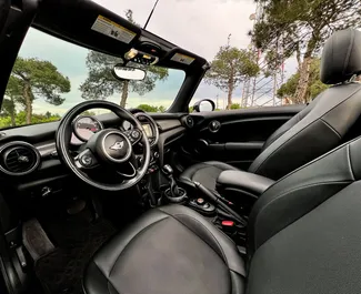 Mini Cabrio 2016 met Vooraandrijving systeem, beschikbaar in Tbilisi.