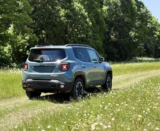 Jeep Renegade 2018 beschikbaar voor verhuur in Tbilisi, met een kilometerlimiet van onbeperkt.