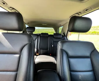 Mercedes-Benz ML350 2011 beschikbaar voor verhuur in Tbilisi, met een kilometerlimiet van onbeperkt.