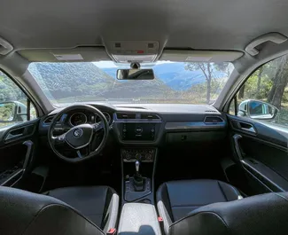 Volkswagen Tiguan 2018 met Aandrijving op alle wielen systeem, beschikbaar in Tbilisi.