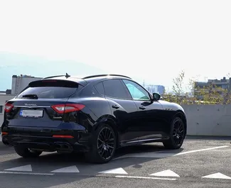 Benzine motor van 3,0L van Maserati Levante S 2018 te huur in Tbilisi.