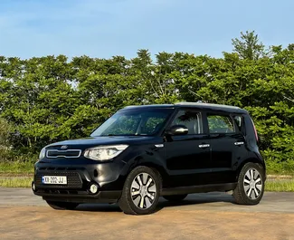 Vooraanzicht van een huurauto Kia Soul in Tbilisi, Georgië ✓ Auto #7397. ✓ Transmissie Automatisch TM ✓ 0 beoordelingen.