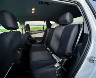 Volkswagen Tiguan 2018 beschikbaar voor verhuur in Tbilisi, met een kilometerlimiet van onbeperkt.