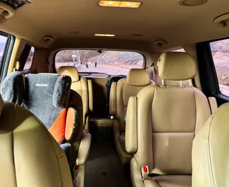 Kia Carnival 2015 met Vooraandrijving systeem, beschikbaar in Tbilisi.