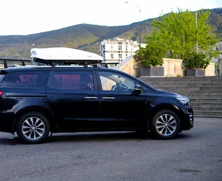 Autohuur Kia Carnival 2015 in in Georgië, met Diesel brandstof en 202 pk ➤ Vanaf 220 GEL per dag.