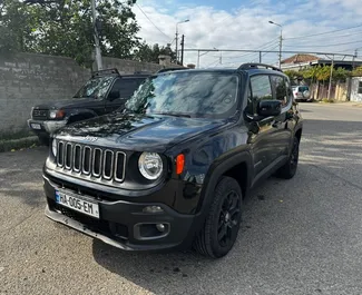 Vooraanzicht van een huurauto Jeep Renegade in Tbilisi, Georgië ✓ Auto #14819. ✓ Transmissie Automatisch TM ✓ 0 beoordelingen.