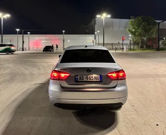 Benzine motor van 2,0L van Volkswagen Passat 2015 te huur in Tirana.
