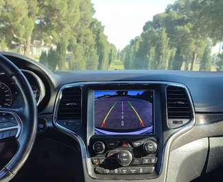 Aandrijfsysteem Jeep Grand Cherokee Jeep Grand Cherokee 2020 met Aandrijving op alle wielen systeem, beschikbaar in Tbilisi.