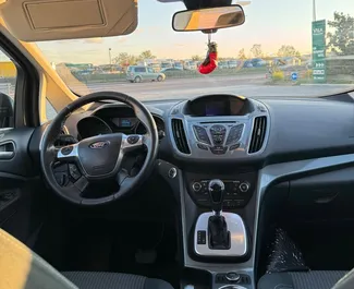 Diesel motor van 2,0L van Ford C-Max 2015 te huur in Tirana.