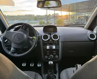 Benzine motor van 1,2L van Opel Corsa 2015 te huur in Tirana.