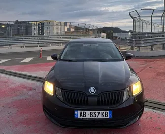 Vooraanzicht van een huurauto Skoda Octavia in Tirana, Albanië ✓ Auto #14853. ✓ Transmissie Handmatig TM ✓ 0 beoordelingen.