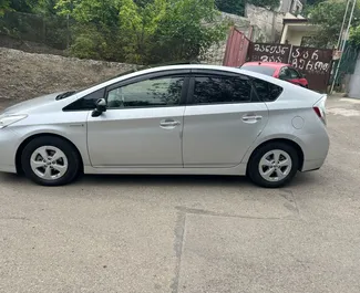 Toyota Prius 2015 met Vooraandrijving systeem, beschikbaar in Tbilisi.