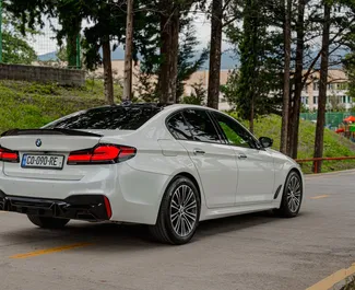 Verhuur BMW 530d. Comfort, Premium Auto te huur in Georgië ✓ Borg van Zonder Borg ✓ Verzekeringsmogelijkheden TPL, CDW, SCDW, Passagiers.