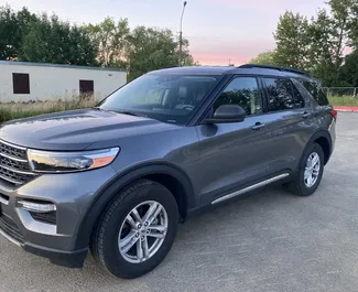 Vooraanzicht van een huurauto Ford Explorer in Minsk, Wit-Rusland ✓ Auto #15009. ✓ Transmissie Automatisch TM ✓ 0 beoordelingen.