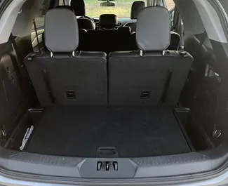 Ford Explorer 2022 met Aandrijving op alle wielen systeem, beschikbaar in Minsk.