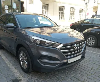Vooraanzicht - Hyundai Tucson Autoverhuur in Azerbeidzjan (Baku) ➤ TakeCars.com Vooraanzicht van een huurauto Hyundai Tucson in Bakoe, Azerbeidzjan ✓ Auto #11976. ✓ Transmissie Automatisch TM ✓ 0 beoordelingen.