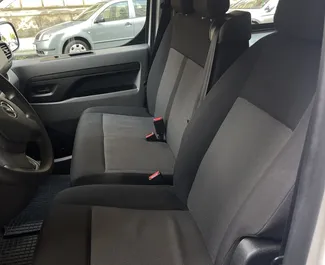 Verhuur Opel Vivaro. Economy, Comfort, Minivan Auto te huur in Tsjechië ✓ Borg van Borg van 600 EUR ✓ Verzekeringsmogelijkheden TPL.