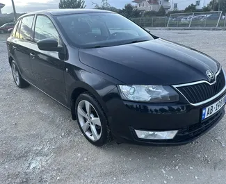 Autohuur Skoda Rapid Spaceback #14959 Handmatig op de luchthaven van Tirana, uitgerust met 1,2L motor ➤ Van Romeo in Albanië.