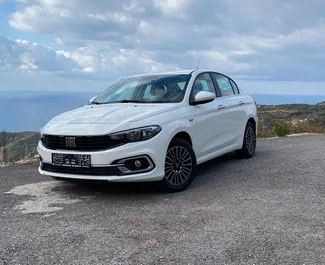 Vooraanzicht van een huurauto Fiat Egea in Alanya, Turkije ✓ Auto #13519. ✓ Transmissie Automatisch TM ✓ 1 beoordelingen.
