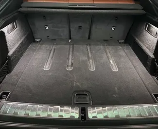 BMW X6 2023 met Aandrijving achteraan systeem, beschikbaar in Dubai.