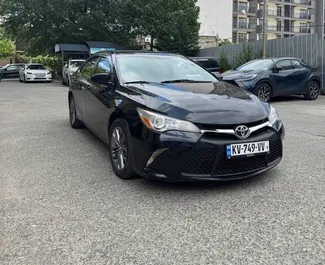 Verhuur Toyota Camry. Comfort, Premium Auto te huur in Georgië ✓ Borg van Zonder Borg ✓ Verzekeringsmogelijkheden TPL, FDW, Geen storting.