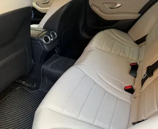 Benzine motor van 3,0L van Mercedes-Benz C350 2018 te huur in Tbilisi.