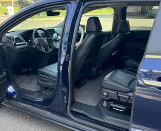 Benzine motor van 3,5L van Honda Odyssey 2023 te huur in Jerevan.