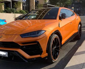 Benzine motor van 4,0L van Lamborghini Urus 2023 te huur in Tbilisi.