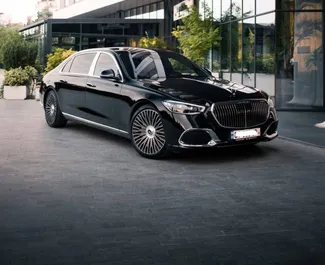 Vooraanzicht van een huurauto Mercedes-Benz S-Class Maybach in Tbilisi, Georgië ✓ Auto #14932. ✓ Transmissie Automatisch TM ✓ 0 beoordelingen.