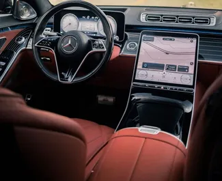 Benzine motor van 4,0L van Mercedes-Benz S-Class Maybach 2024 te huur in Tbilisi.