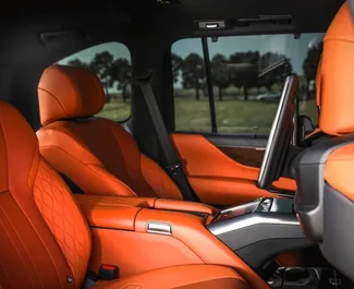 Benzine motor van 3,5L van Lexus LX600 2023 te huur in Tbilisi.