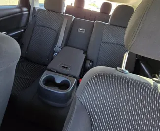 Kilometerlimiet voor verhuur Dodge Journey in Georgië Dodge Journey 2018 beschikbaar voor verhuur in Tbilisi, met een kilometerlimiet van 250 km/dag.