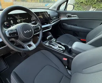 Kia Sportage 2025 beschikbaar voor verhuur in Alicante, met een kilometerlimiet van 250 km/dag.