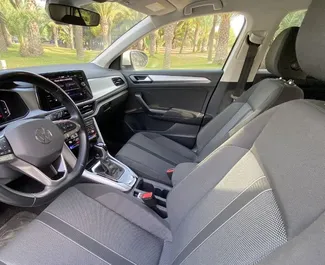 Benzine motor van 1,5L van Volkswagen T-Roc 2024 te huur in Alicante.