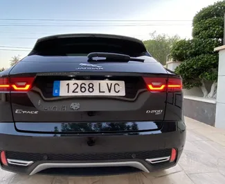 Autohuur Jaguar F-PACE 2022 in in Spanje, met Diesel brandstof en 205 pk ➤ Vanaf 100 EUR per dag.