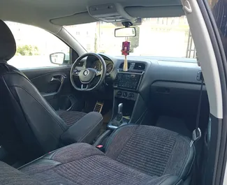 Autohuur Volkswagen Polo Sedan 2016 in in Azerbeidzjan, met Benzine brandstof en  pk ➤ Vanaf 35 AZN per dag.
