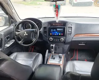 Autohuur Mitsubishi Pajero 2013 in in Azerbeidzjan, met Benzine brandstof en 190 pk ➤ Vanaf 70 AZN per dag.