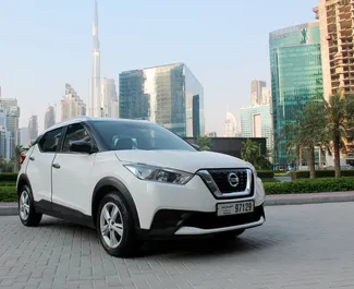 Vooraanzicht van een huurauto Nissan Kicks in Dubai, Verenigde Arabische Emiraten ✓ Auto #11420. ✓ Transmissie Automatisch TM ✓ 0 beoordelingen.