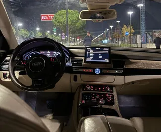 Diesel motor van 4,2L van Audi A8 L 2012 te huur in Tirana.
